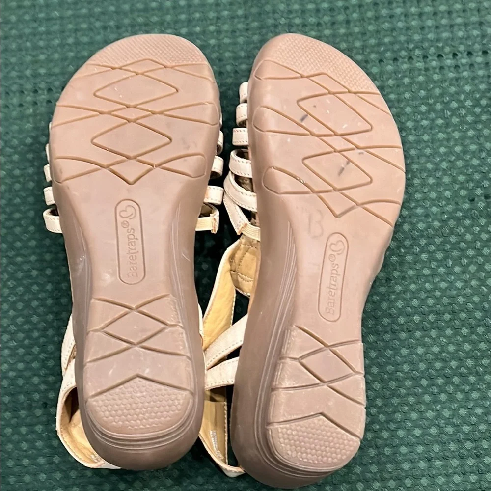 BareTraps‎ Women's Cream Sandals